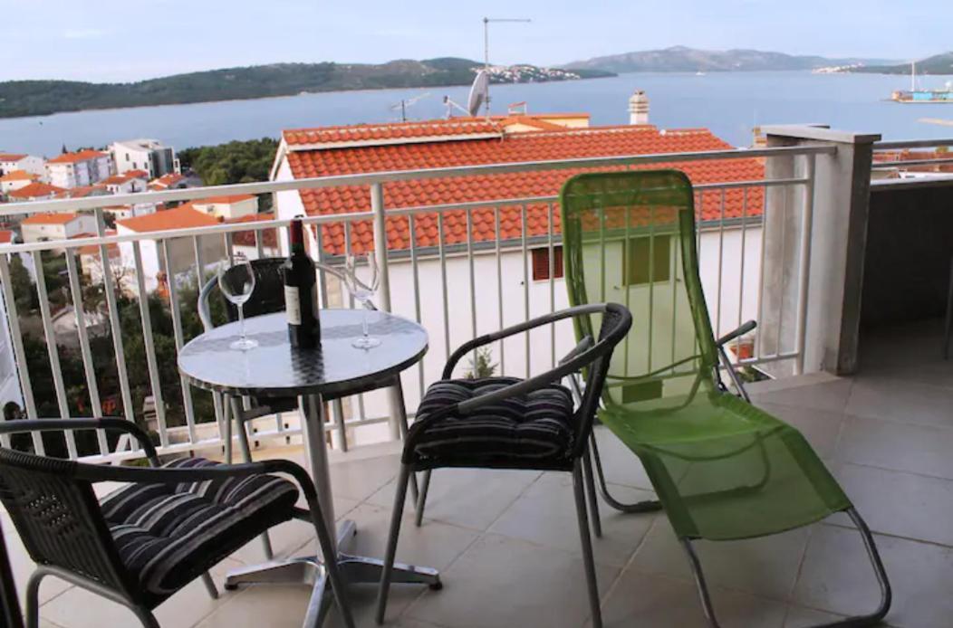 Apartment Mia - Spacious Apartment On 85 M2 With Beautiful Sea View Traù Esterno foto