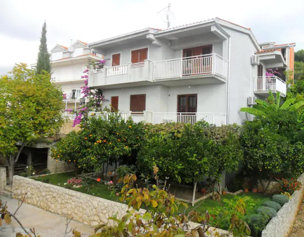 Apartment Mia - Spacious Apartment On 85 M2 With Beautiful Sea View Traù Esterno foto