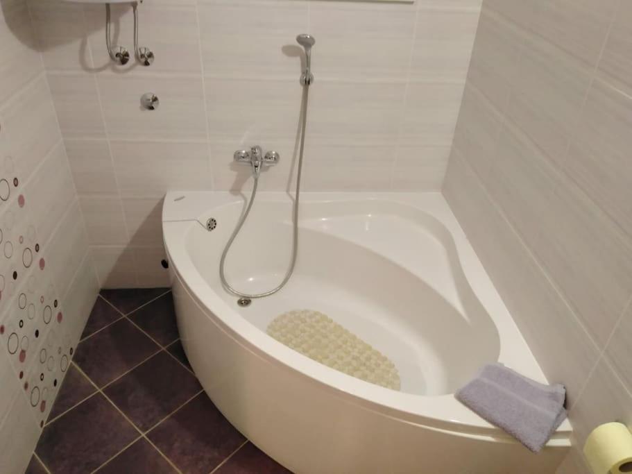 Apartment Mia - Spacious Apartment On 85 M2 With Beautiful Sea View Traù Esterno foto