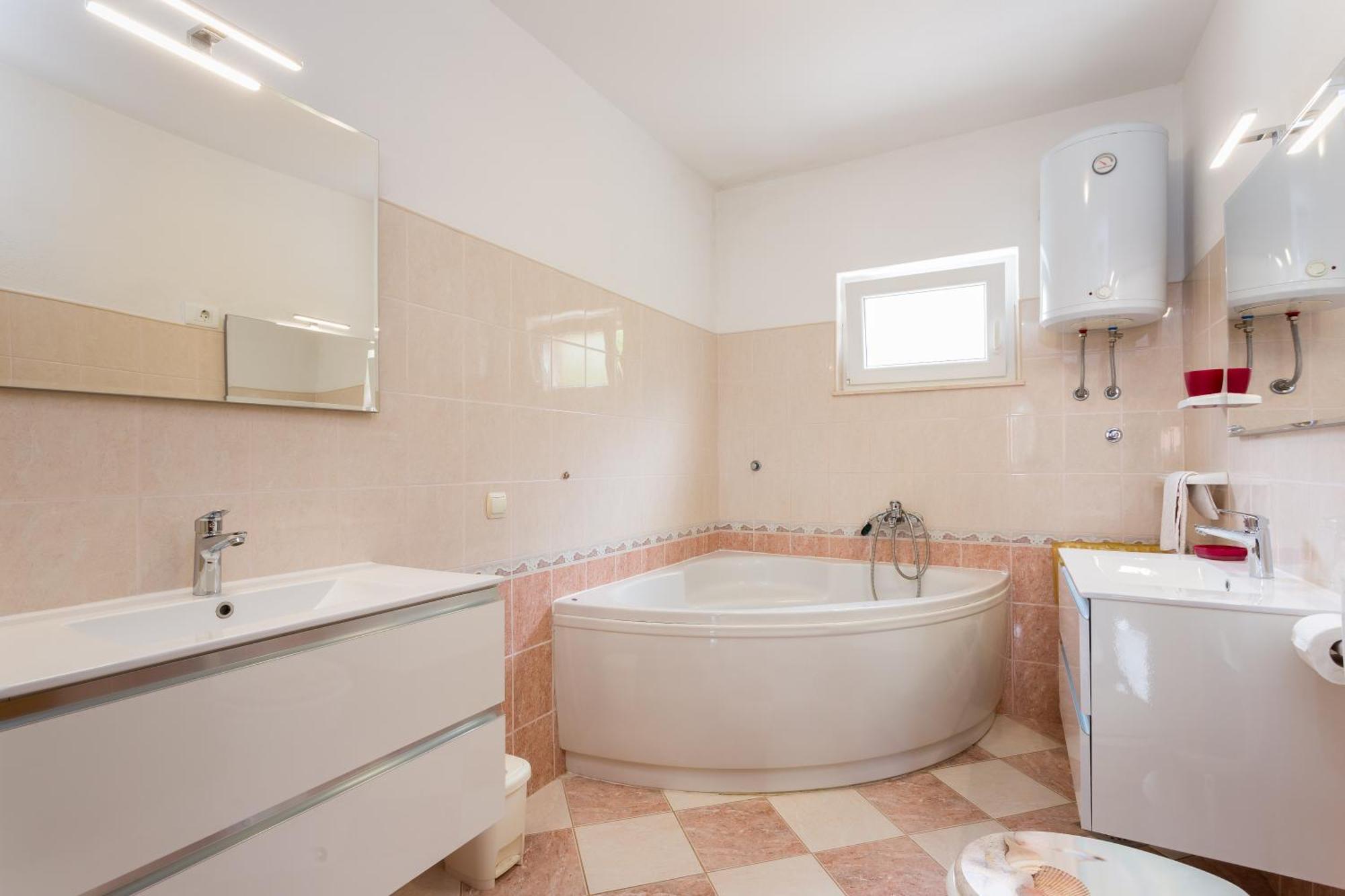 Apartment Mia - Spacious Apartment On 85 M2 With Beautiful Sea View Traù Esterno foto